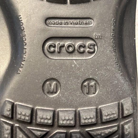 NEW Men’s CROCS Flip Flops Black 11 - Picture 3 of 5